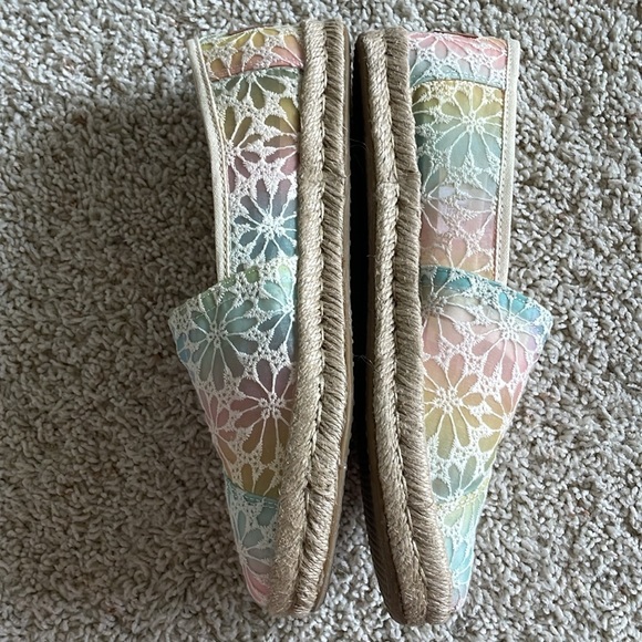 NWOT TOMS Alpargata Rope 2.0 Ombre Floral Lace Espadrille Slip On - Picture 4 of 11